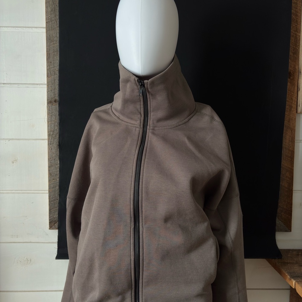 Reebok XS Brown Performance Top